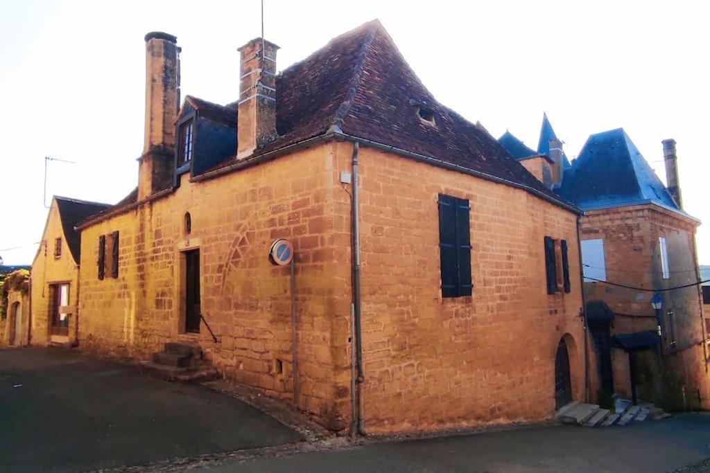 Demeure Du Xiiie-Xive S. Dans La Cite Medievale. Gourdon-en-quercy Kültér fotó