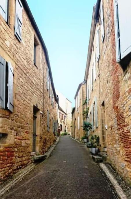 Demeure Du Xiiie-Xive S. Dans La Cite Medievale. Gourdon-en-quercy Kültér fotó